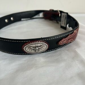 NWT- Boy’s Youth Brown and Black Longhorn Leather Belt with removable buckle. 24